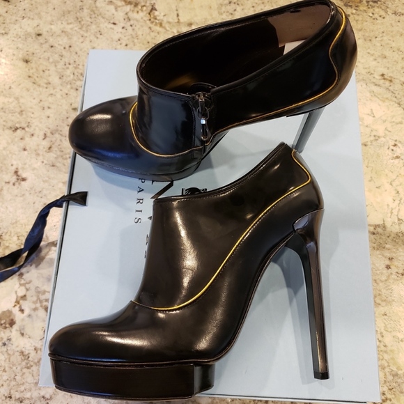 Lanvin Black Leather Gold Pipe